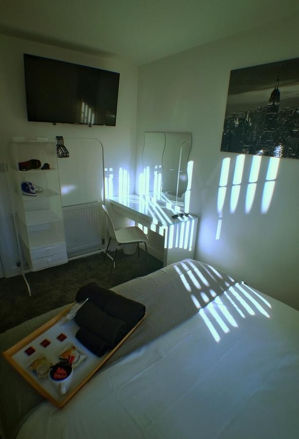 Castle Terrace Aparthotel Tipton Εξωτερικό φωτογραφία