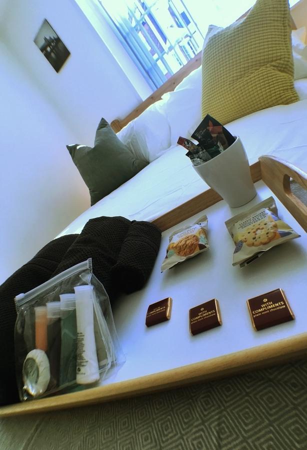 Castle Terrace Aparthotel Tipton Εξωτερικό φωτογραφία